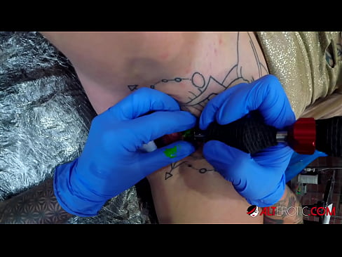 ❤️ Ekstremno tetovirana faca Sully Savage tetovirala se na klitorisu ☑ Porno kod nas hr.kiss-x-max.ru